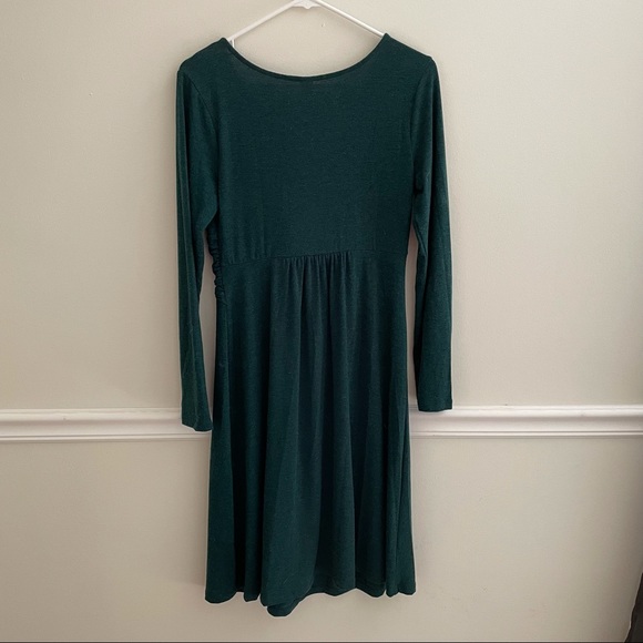 Old Navy Women’s Green Long Sleeved Maternity Dress - Picture 3 of 4